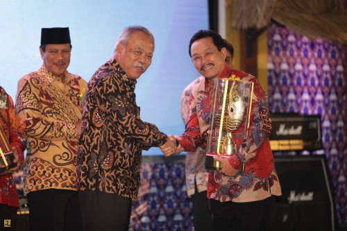 Image : Kota Pekanbaru sebagai Terbaik III Kategori Kota, Sub Bidang Penyelenggaraan Jalan dan Jembatan Penghargaan Pekerjaan Umum